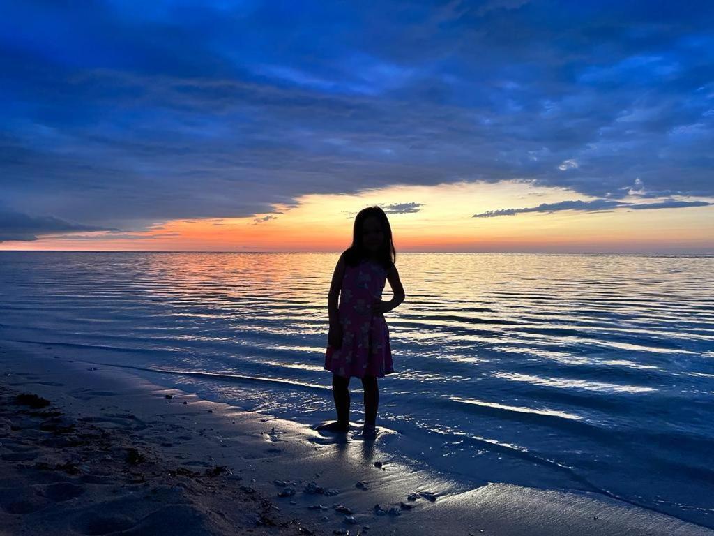 Belle'S Beach Resort Bolinao Buitenkant foto
