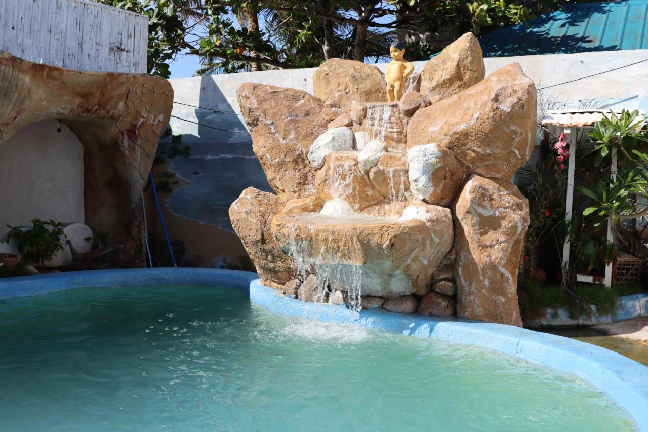 Belle'S Beach Resort Bolinao Buitenkant foto