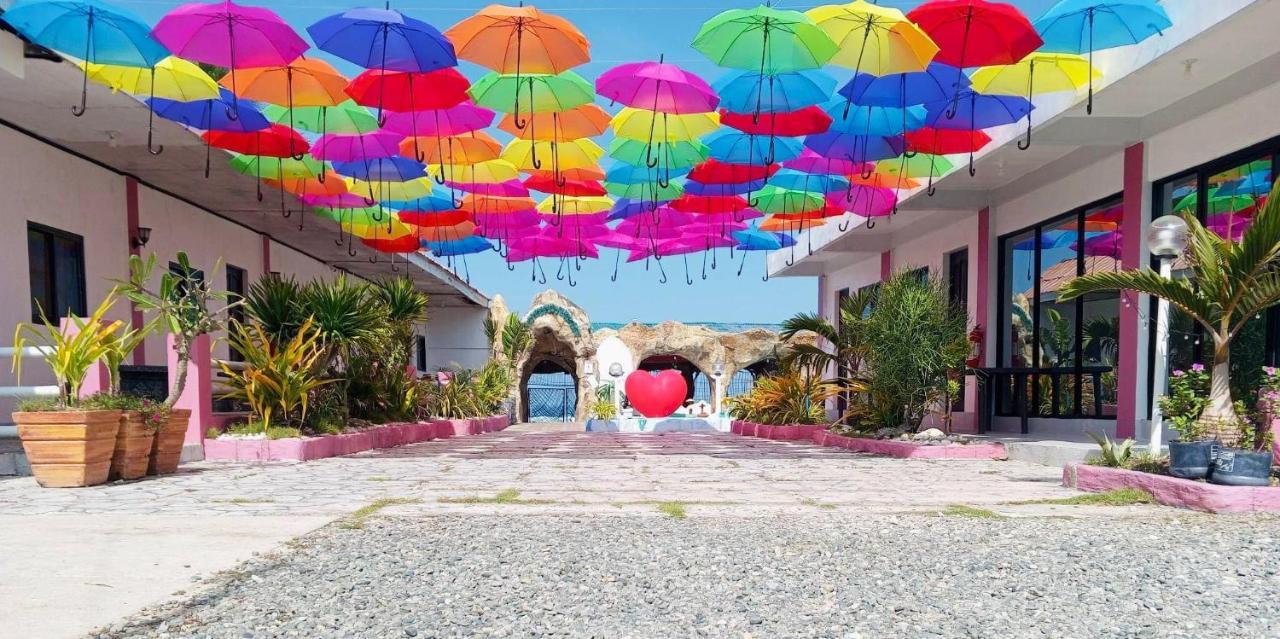 Belle'S Beach Resort Bolinao Buitenkant foto